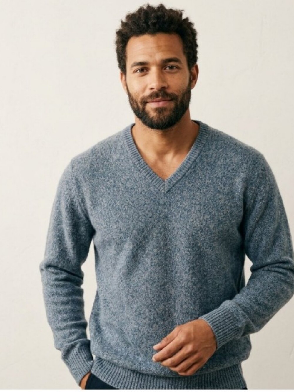 CASHMERE STUDIO Scotland 100% Cashmere Men's V-Neck Sweater Sz S
